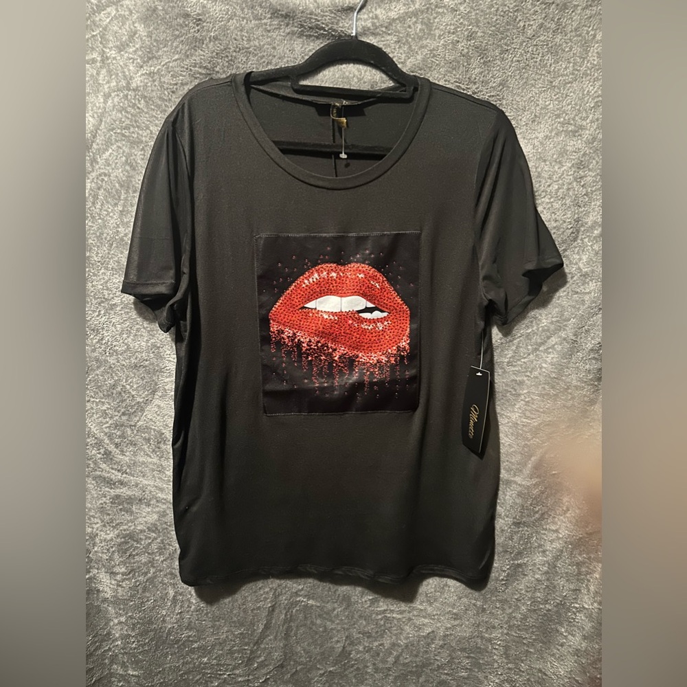 BRAND NEW SHEER SLEEVE STRETCH TSHIRT, SIZE 3X.